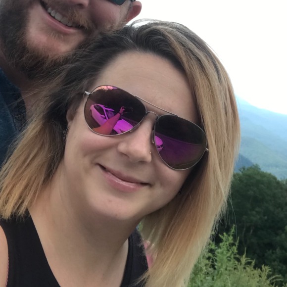 Profile Picture of Elizabeth Hamacher (@lizhamacher) on Poshmark