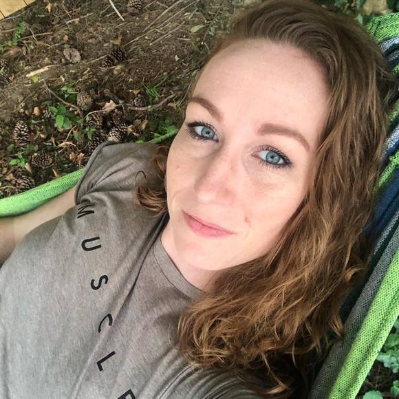 Profile Picture of Karley Hobbs (@karleyfae) on Poshmark