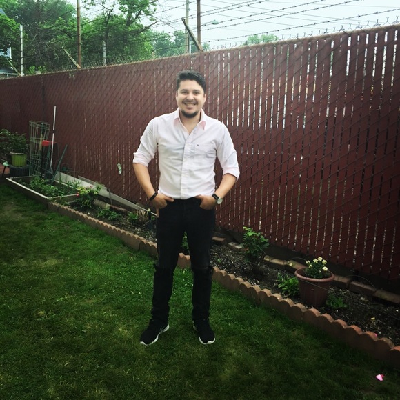 Profile Picture of Ivan Macias (@ivanmacias81) on Poshmark