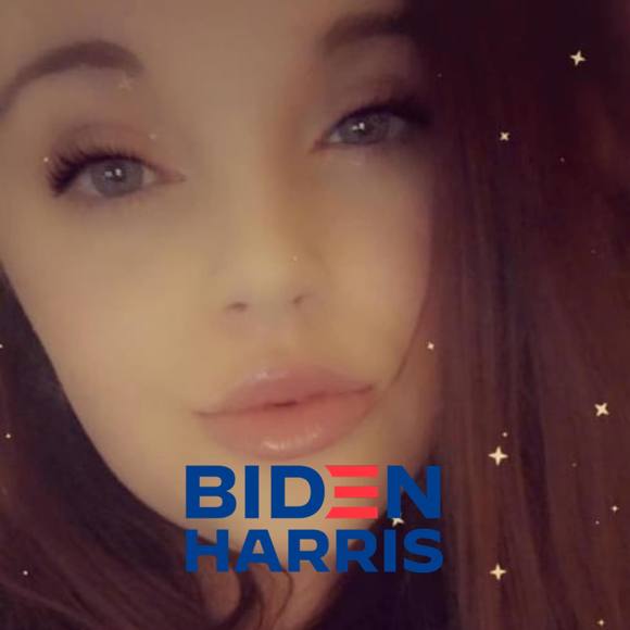Profile Picture of Ariel Matteson (@arielmarie961) on Poshmark