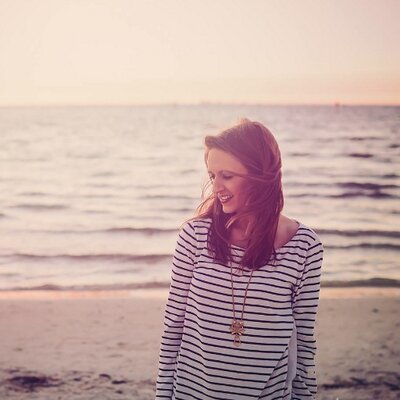 Profile Photo of Melissa Boyer (@dashoflovely) on Twitter