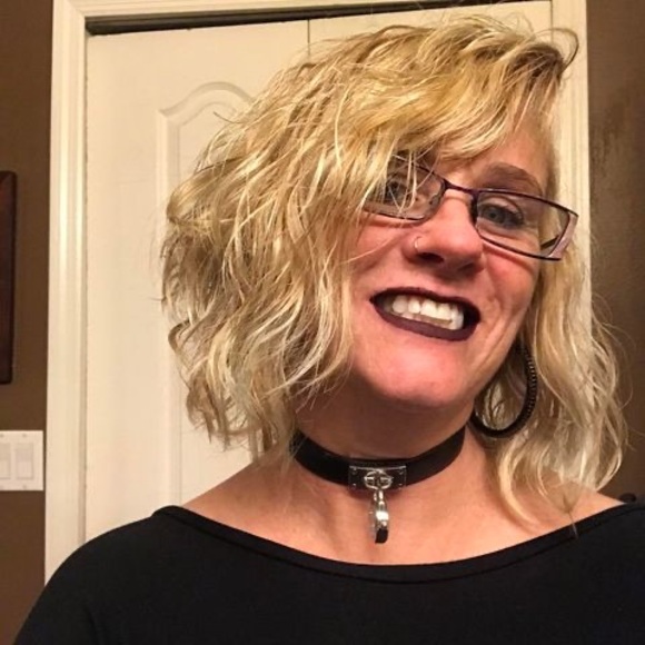 Profile Picture of Lori Hickey-leblanc (@lorihawkins95) on Poshmark