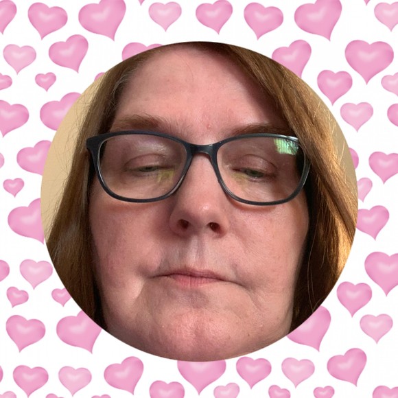 Profile Picture of Marion Peters fillippi (@maaidmarion) on Poshmark