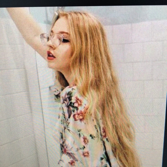 Profile Picture of Sonja Daniels (@loreleilin786) on Poshmark
