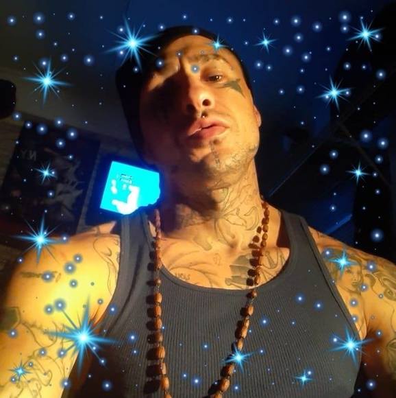 Profile Picture of Shon Daniel (@shondaniel) on Poshmark