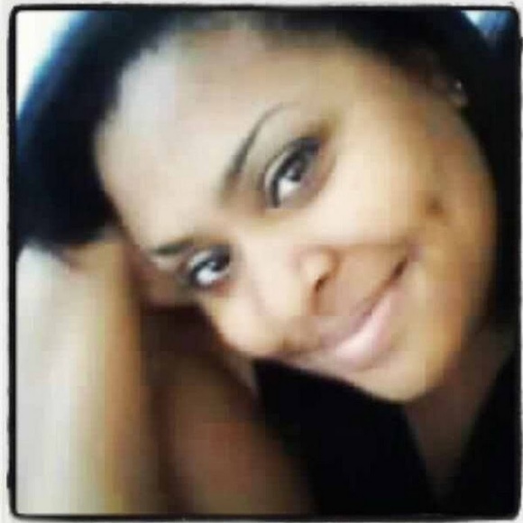 Profile Picture of Lacrisha Thomas (@lacrishawright) on Poshmark