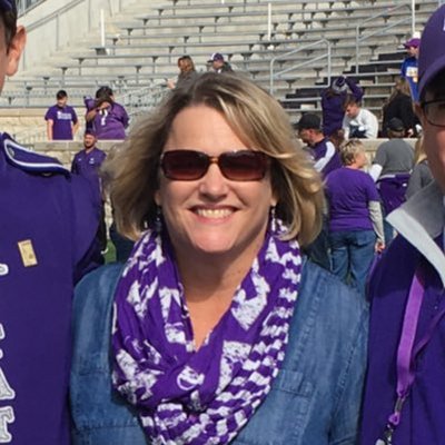 Profile Picture of Lynda Gillette (@lgrazor67) on Twitter