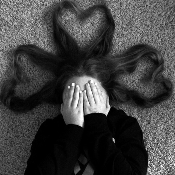 Profile Picture of Julia Wiebold (@juliawiebold) on Poshmark