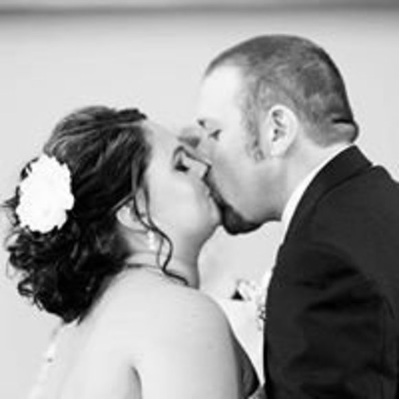 Profile Picture of Alicia Bruskiewicz (@abruskiewicz) on Poshmark