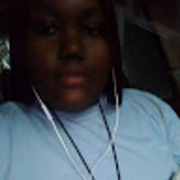 Profile Picture of Meshia Grier (@meshiagrier8) on Poshmark