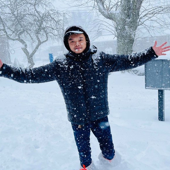 Profile Picture of Nguyễn Cường (@ineed_you902000) on Poshmark