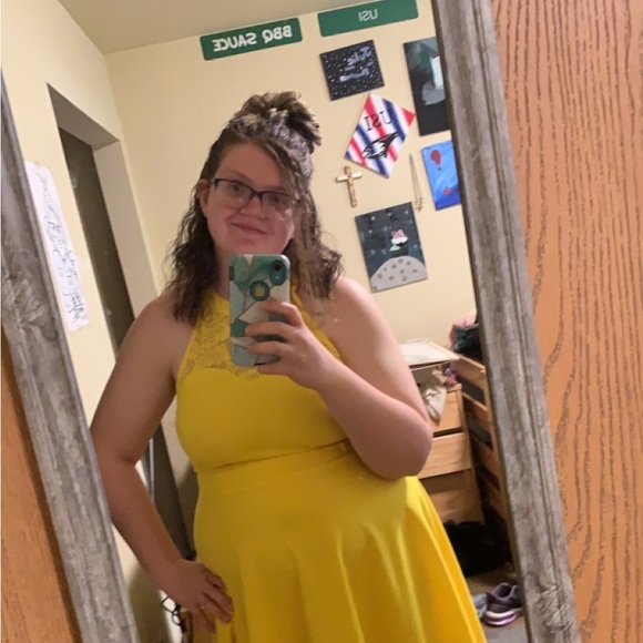 Profile Picture of Jennifer Chittenden (@rollerskater19) on Poshmark