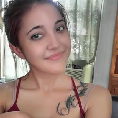 Profile Picture of Crystal Resendiz (@CrystalResendi9) on Twitter