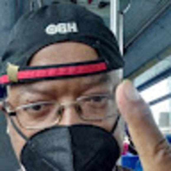 Profile Picture of Roland Scott (@rolandscott64) on Poshmark