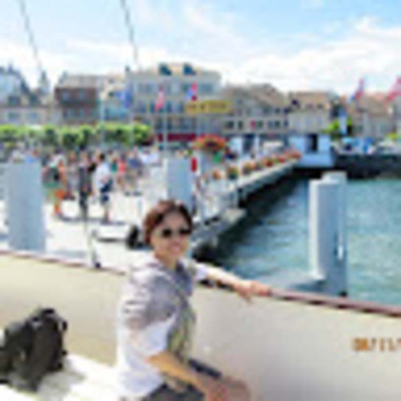 Profile Picture of Eun soon Jang (@esjangusa) on Poshmark