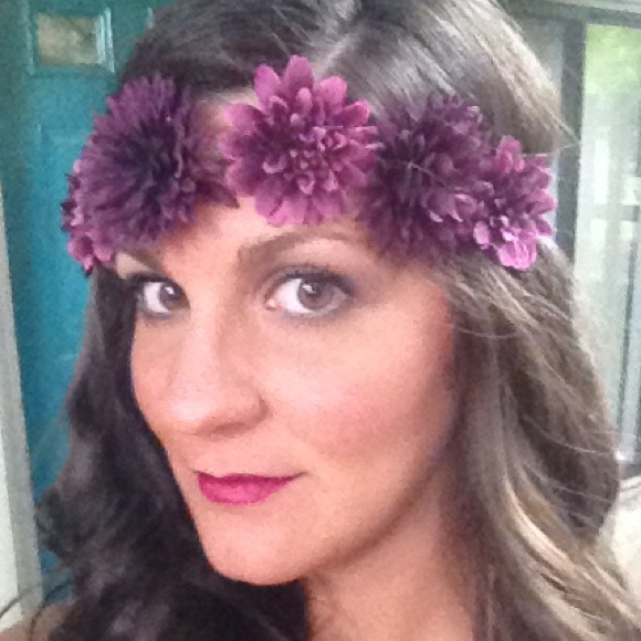 Profile Picture of Lindsey Clifton (@lclifton90) on Poshmark