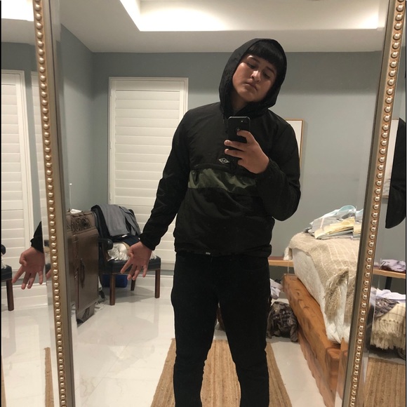 Profile Picture of Daniel Gurrola (@danielgurrol887) on Poshmark