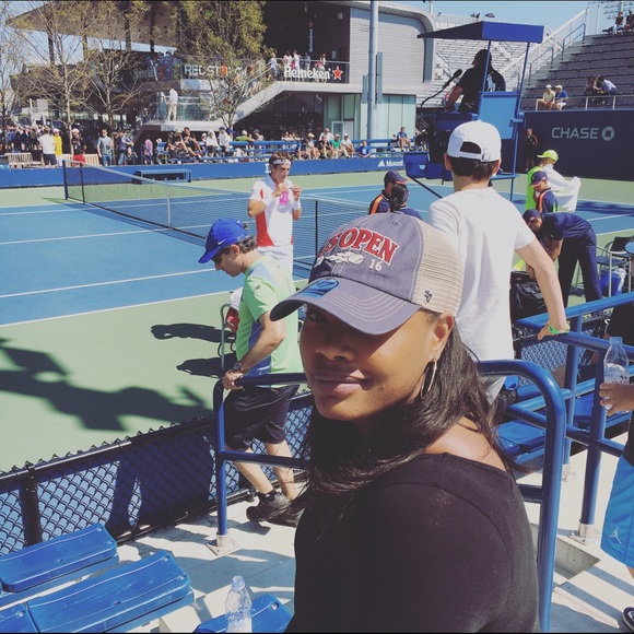 Profile Picture of Tanisha Moore (@ninaross85) on Poshmark