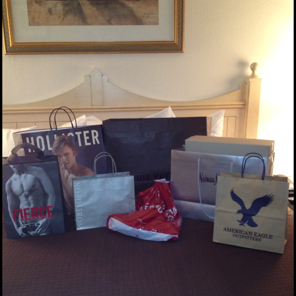 Lori Colson - Poshmark Profile Picture of Lori Colson (@brylo) on Poshmark