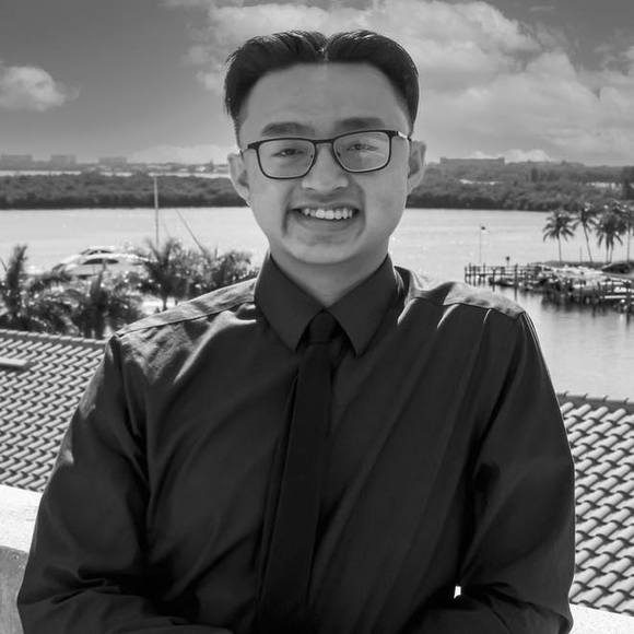 Profile Picture of Christopher Woo (@chriswoo1021) on Poshmark