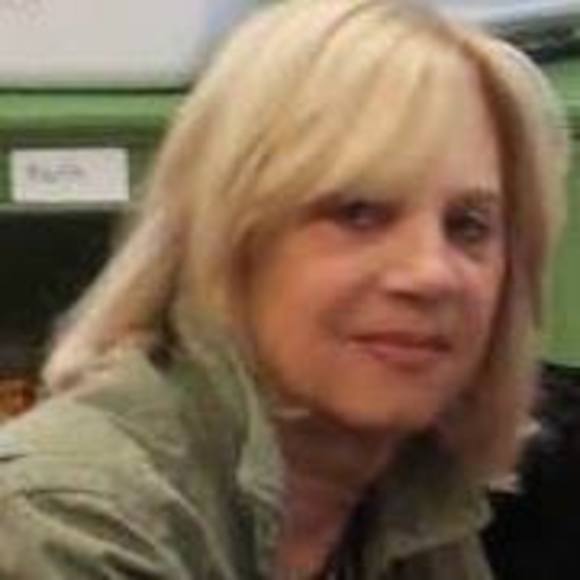 Profile Picture of Merle Mergaman daniels (@merledaniels) on Poshmark