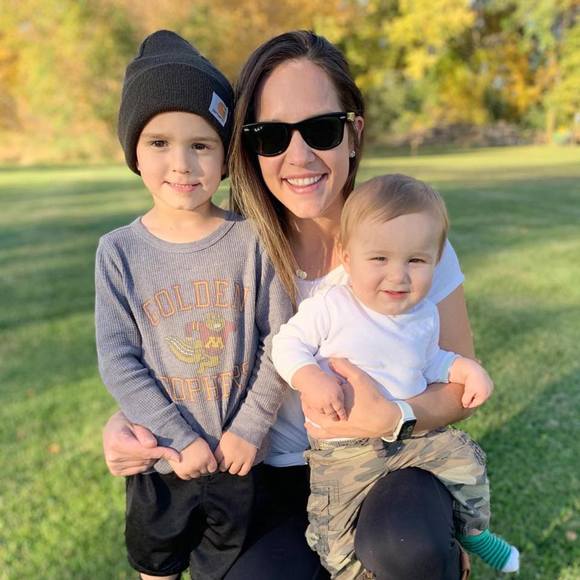 Profile Picture of Amanda Rodning (@arodning) on Poshmark