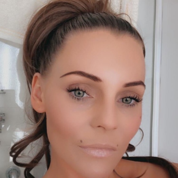 Profile Picture of Tammy Render (@tammyrender) on Poshmark