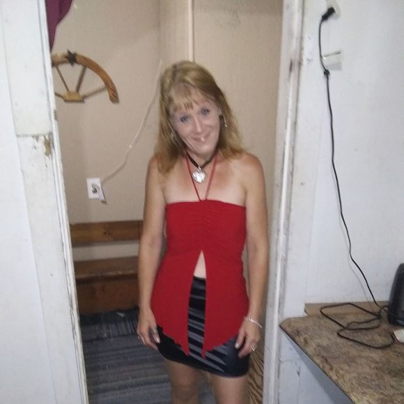 Profile Picture of Lydia Madruga (@lydia_madruga) on Poshmark