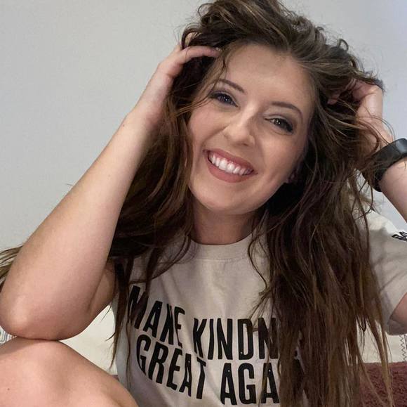 Profile Picture of Julia Cothron (@juliacothron) on Poshmark