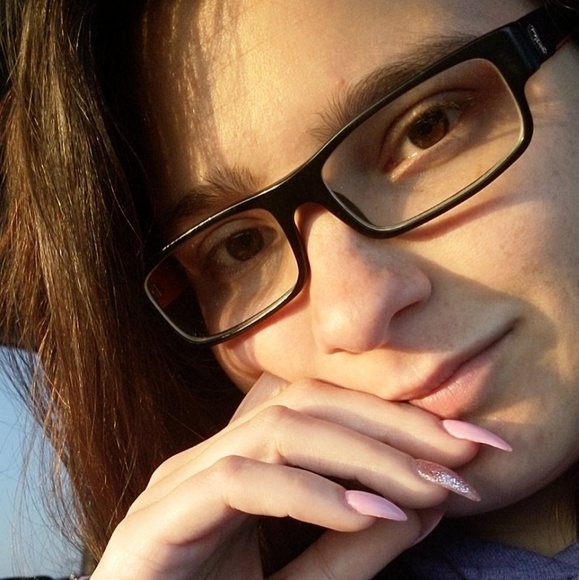 Profile Picture of Carly Vignault (@nightmarebabee) on Poshmark