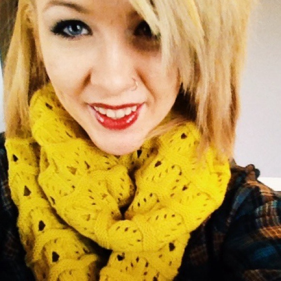 Profile Picture of Maria Lockerby (@lamiabellavita_) on Poshmark