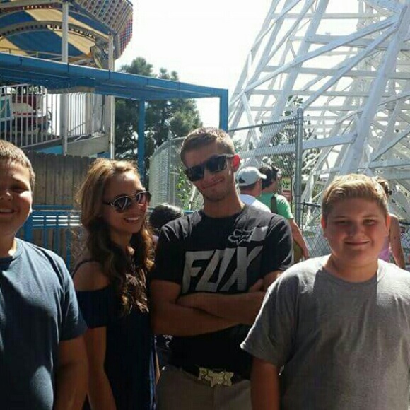 Prommiss Kinnan - Poshmark Profile Picture of Prommiss Kinnan (@prommiss) on Poshmark