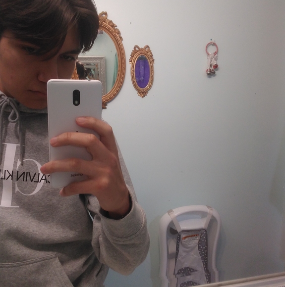 Profile Picture of Erwin Gonzalez (@erwingonzalez) on Poshmark