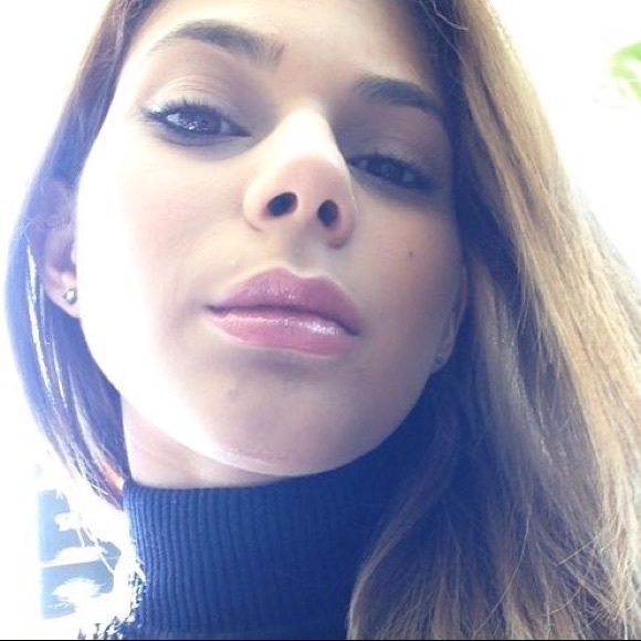Profile Picture of Linette Rivera (@linerv56) on Poshmark