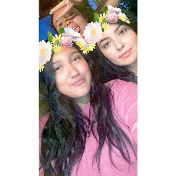 Profile Picture of Amelia Nevarez (@ytamelia) on Poshmark