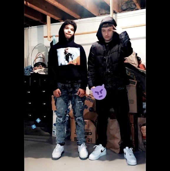 Kaden Bauswell - Poshmark Profile Picture of Kaden Bauswell (@kaden_bauswell) on Poshmark