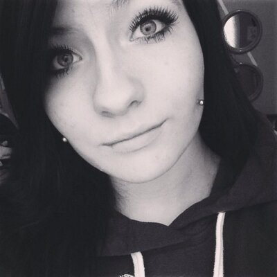 Profile Picture of Sarah Charest (@Charest1995) on Twitter