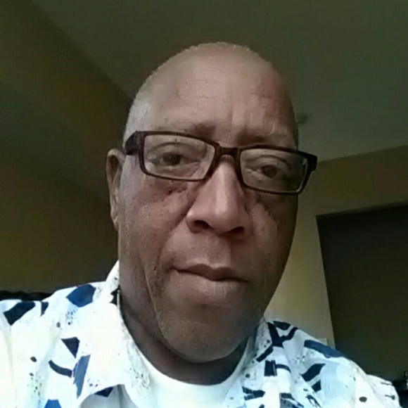 Profile Picture of James Torrence (@jamestorr5) on Poshmark