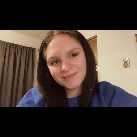 Profile Picture of Chanda Fox (@foxchanda2002) on Poshmark