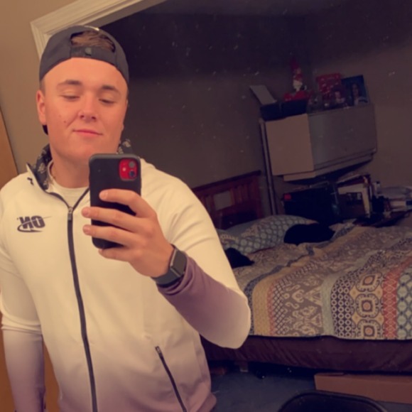 Profile Picture of Trevan Wright (@trevwright) on Poshmark