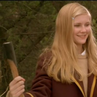 Profile Picture of Grace (@pixiegrace) on Twitter