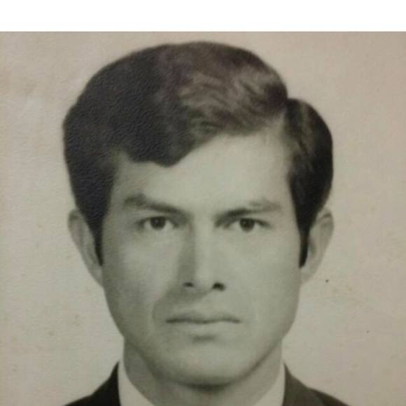 Profile Picture of Edgardo Perez (@edgardoperez600) on Poshmark