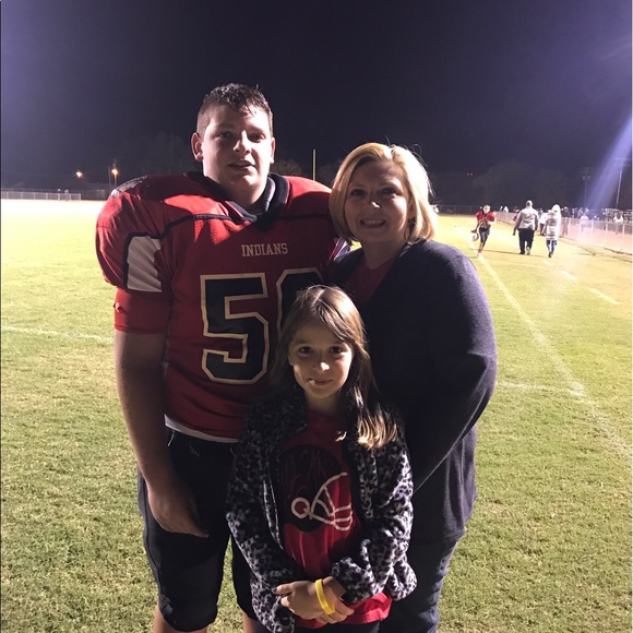 Profile Picture of Angela Cabaniss (@camdensmom21) on Poshmark