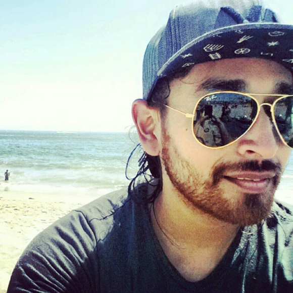 Profile Picture of Steve Guerra (@dropeverything) on Poshmark
