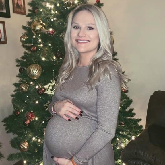 Profile Picture of Kelcey Heller (@kch21) on Poshmark