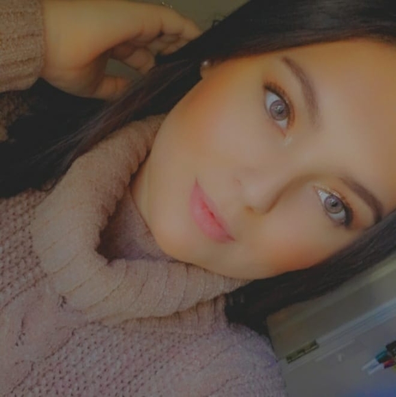 Profile Picture of Bianca Arias (@b_arias) on Poshmark