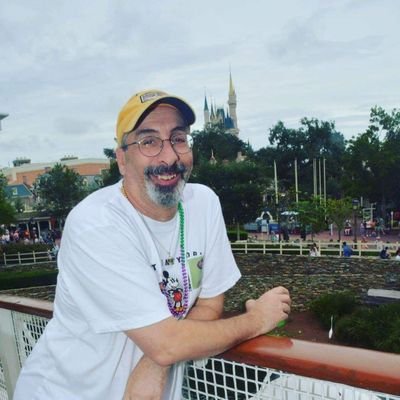 Profile Picture of Louis Lance (@bargerat2001) on Twitter