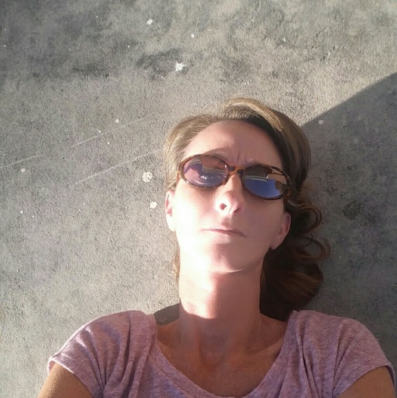 Profile Picture of Joy Hubbard (@jrhubbard) on Poshmark