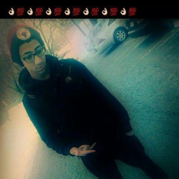 Profile Picture of Manny Roman (@supreme_manny) on Poshmark