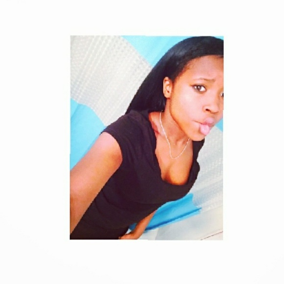 Profile Picture of Malaisia Fenner (@malaisia) on Poshmark